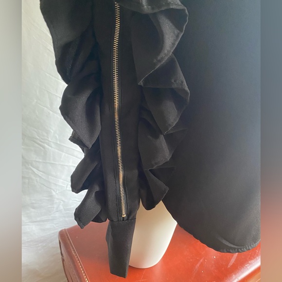 Black ruffle sleeve with zipper on the sides - Picture 8 of 10